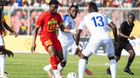 国足首发11人名单敲定，后防关键席位未决，郑智担纲重任